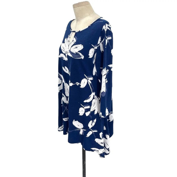 Clara Sunwoo Navy Blue White Floral Keyhole Tunic Top Size Large - Picture 4 of 6